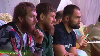 Рамзан Кадыров поздравил чеченских боксеров с победой на турнире по боксу "Время Легенд"