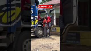 Download lagu Godaan pak supir #shorts #viral #trending #trukmania mp3