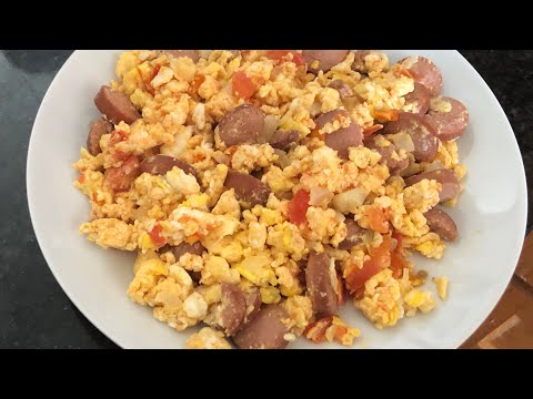 Delicioso huevo con salchicha. Fácil y rápido.