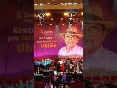 ???? Jaroslav Uhlíř slaví 80 let! ???? nabízíme jeho jedinečnou stříbrnou pamětní medaili.✨ PLATIDLO.COM