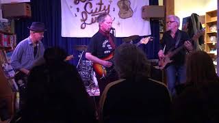 "Watch Yourself", Richard Lloyd