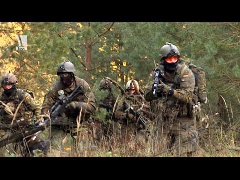 EGB-Kräfte der Fallschirmjäger üben für den Einsatz - Bundeswehr