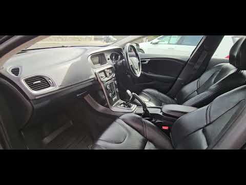 Volvo V40 D2 SE 5DR - Image 2