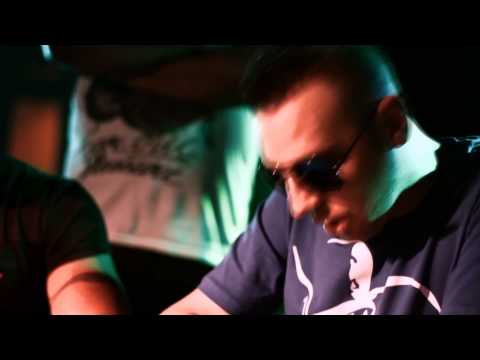 Micklaay Ft Mac - No Barrier (The Official Video)