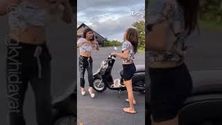 Download lagu Parodi Ngelambrak Versi Bencong Banjar Lucu #Filmbanjar #Banjarngakak #BanjarLucu #fullversion mp3 Download lagu Parodi Ngelambrak Versi Bencong Banjar Lucu #Filmbanjar #Banjarngakak #BanjarLucu #fullversion mp3