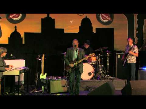 Phil Kitze & The Resonators - This Old World