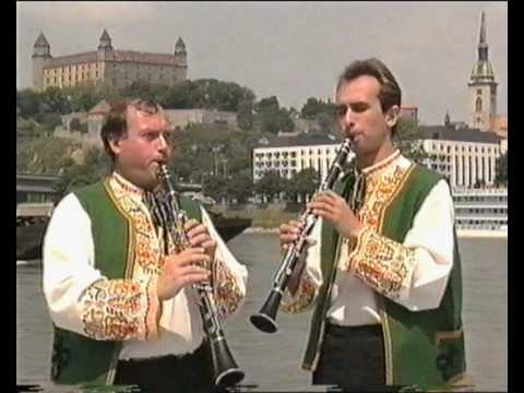 Malokarpazka - Adam Hudec: Schaukelwalzer für 2 Kl..mpg