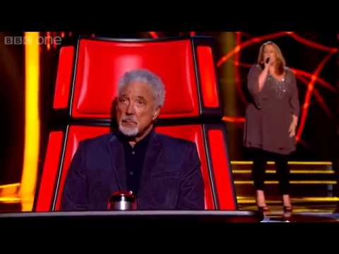 Lareena Mitchell Singing At The Voice UK 2013 - Walking On Broken Glass