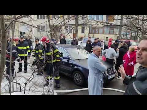 Incendiu la bloc în Galați