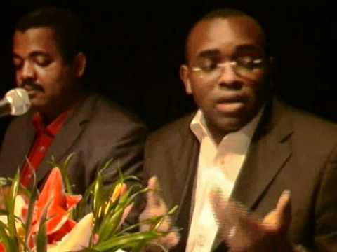 Séance Dédicace du livre au CCF Douala - Franck Gérard KOM