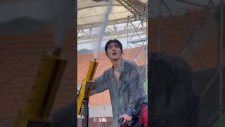 Download lagu B.I (비아이) - 개가트닌생 (Beautiful Life) (feat. 크라잉넛) | Waterbomb Daegu 2024 Team Purple mp3