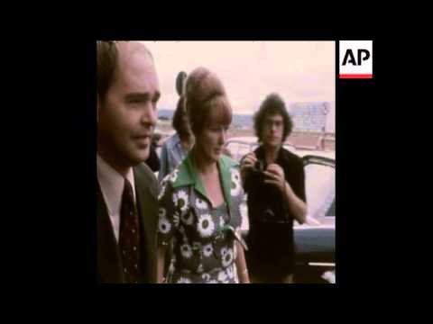 SYND 5-2-74 BIGGS WITH WIFE