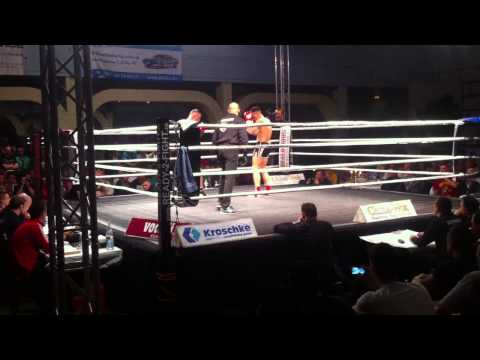 Muay Thai gegen Max Roll 24.03.2012 Round1