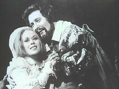 Stuart Burrows sings "Salut, demeure chaste et pure" - LIVE!