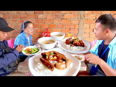 Breakfast at Oudong Market | Sunday Trip to Chreav Waterfall 02