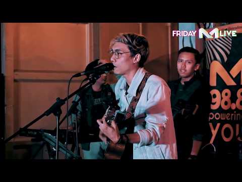 FRIDAY M LIVE : Lifeplay - GOD PUT A SMILE UPON YOUR FACE (Cover Coldplay)  Live At M Radio Surabaya
