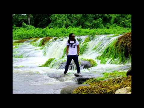 LONDON   SCRAPPY W LIVE PARANAM