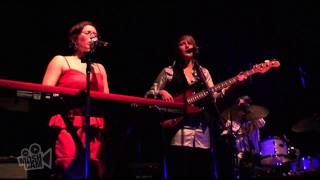 Elana Stone - Guilty Feet (Live in Sydney) | Moshcam