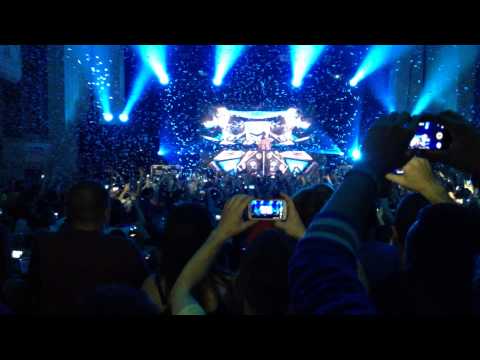 Armin Van Buuren playing  Theatrum by Antony Waldhorn at the 02 Academy Glasgow 2013