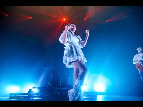 Top Tier Vibes at The Novo With Benee & Dreamer Boy in Los Angeles