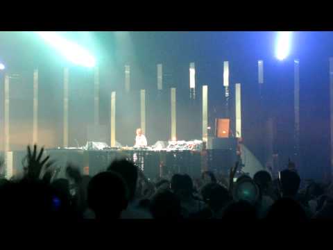 Electric Zoo Day 2 2012 Benny Benassi - Satisfaction