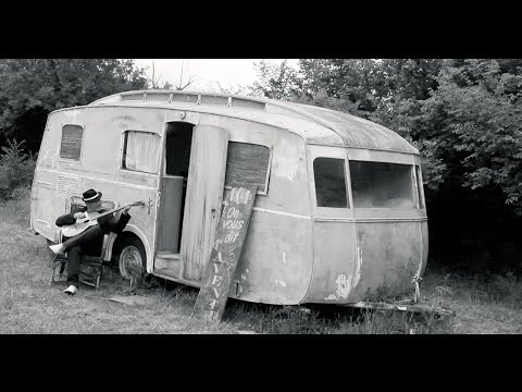 Boy Manouche à 100% "Nuages" en hommage à Django Reinhardt