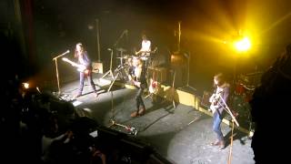 Théodore Paul & Gabriel: Bad Mood (2013-03-18: La Cigale, Paris, FR)