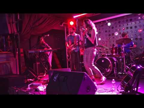 Sophie Auster   Bad Manners - live at Baby's Allright - june 19 2016