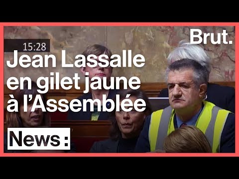 Jean Lassalle en gilet jaune en pleine Assemblée nationale