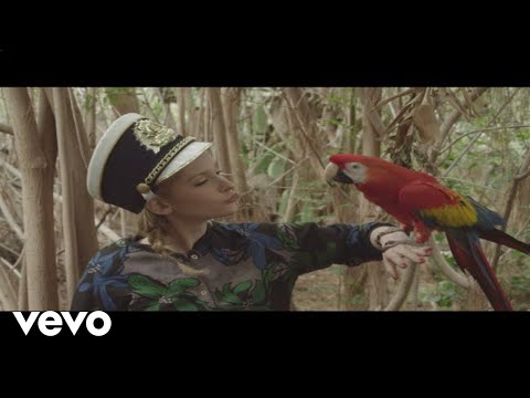 Leslie Clio - I Couldn't Care Less