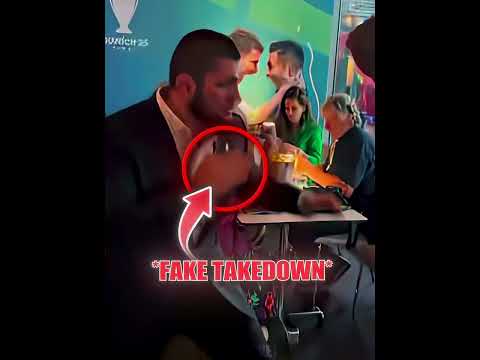 This is Khabib’s best feint.  #ufc