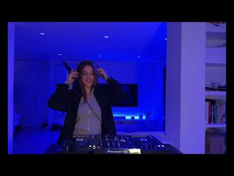 Sara Collado at Home | Deep House and Progressive House DJ Set