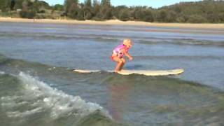 preview picture of video '3 year old surfing'