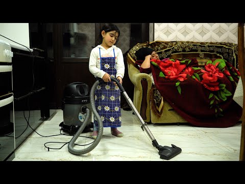 7 Year Old Girl Cleaned the Kitchen and Made Potato Pies