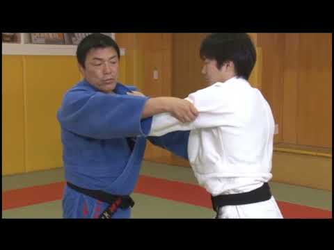 Tomoe nage by Toshihiko Koga. #judo