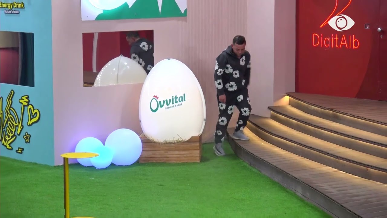 Klajdi në ‘mision’ për të gjetur paketat e Gjestit