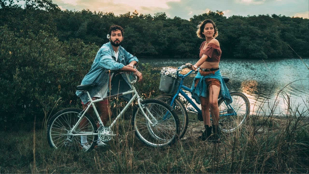 YVES feat. Brenda Luce - Lado a Lado (dueto) 🚲 (Clipe Oficial)