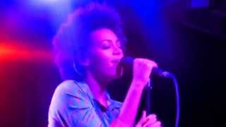 Some Things Never Seem To Fucking Work - Solange (Live)