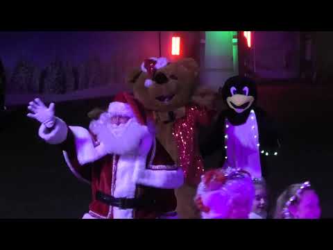 Impressie Familie Kersttaptoe 2025 op Pieterkerkplein Leiden