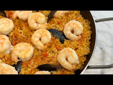 Paella de camarón y mejillones