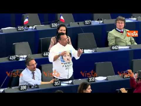 BUONANNO, LA MERKEL CON BAFFI DA HITLER: IO TRUFFATO DALLA VOLKSWAGEN