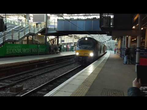 68 025 leavers Edinburgh Waverley after working in on 2K14 from Glenrothes.