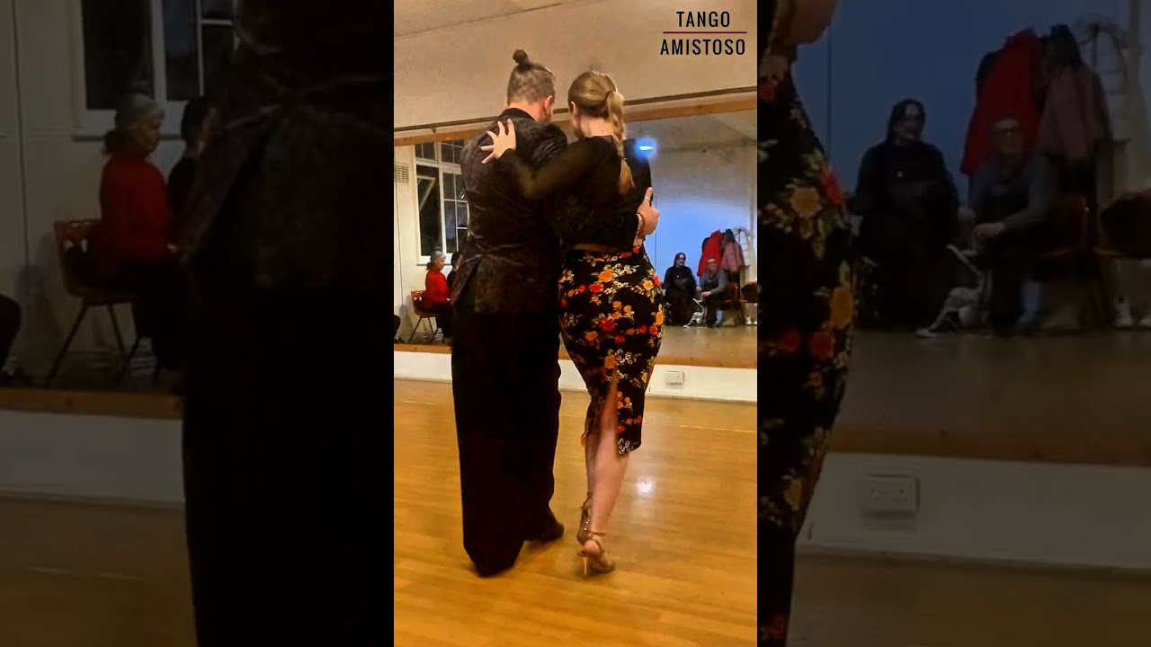 Join us for our Sunday classes with Ariel Yanovsky and Charline Roberts 😍