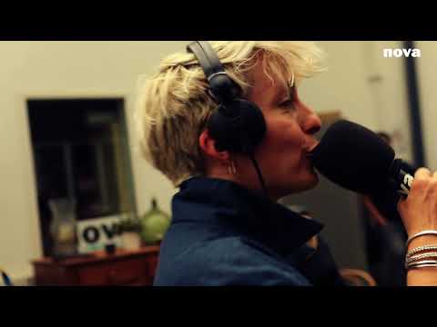 Jeanne Added - Look At Them| Live Plus Près De Toi