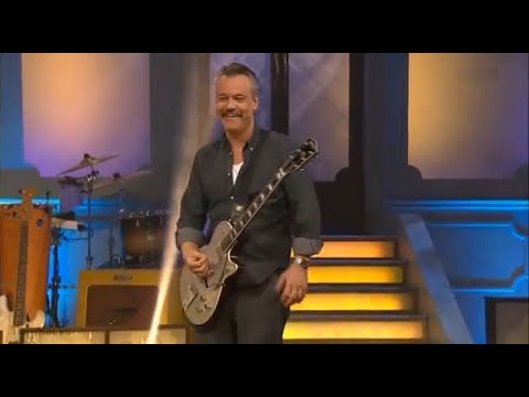 Henrik Schyffert spelar AC/DC @ Babben SVT 2015