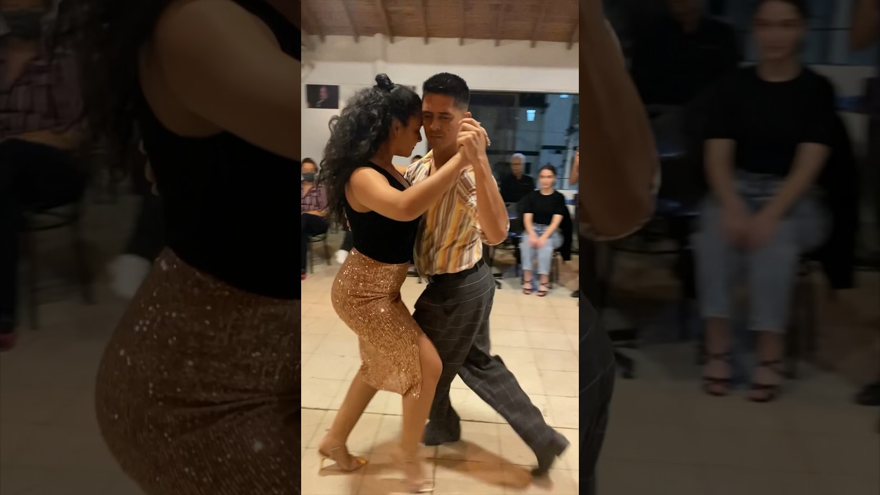 Así son nuestras clases de los viernes en Medellín! EL MILONGÓN DE NUEVA GUARDIA DC #baile #tangos