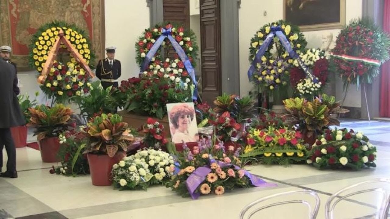 Elly Schlein alla camera ardente per Valeria Fedeli in Campidoglio