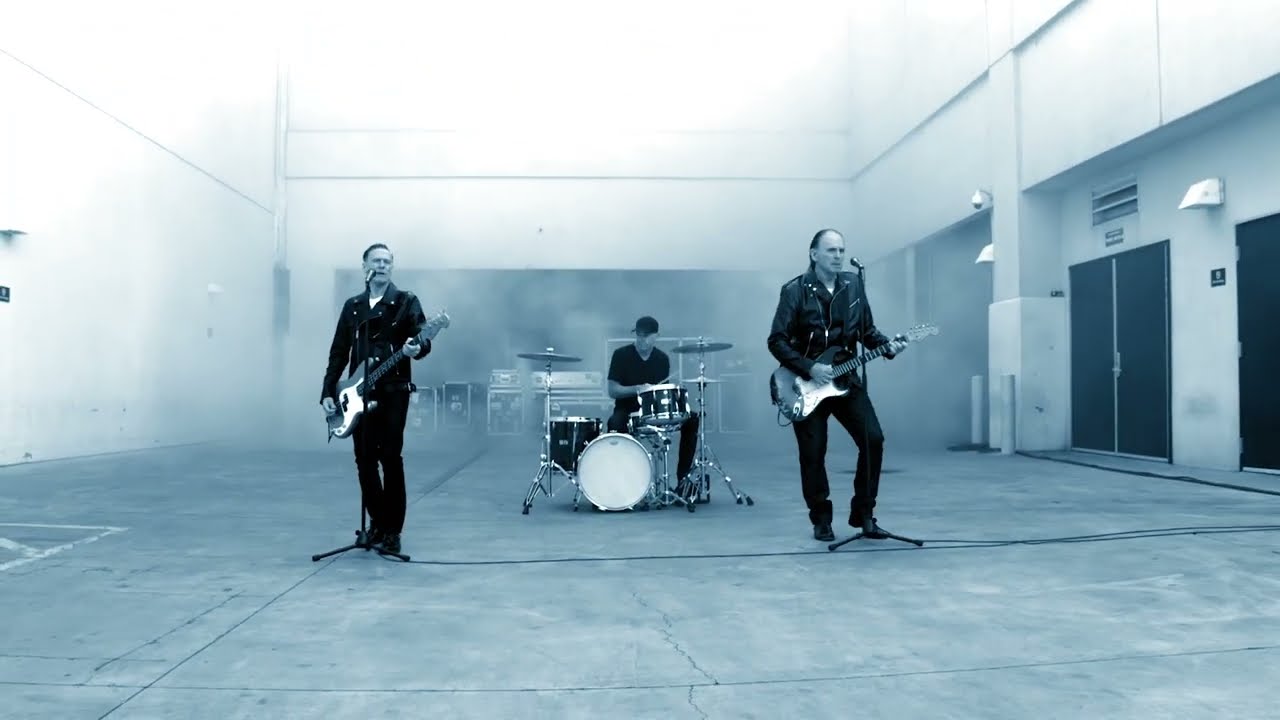 Bryan Adams — You Lift Me Up