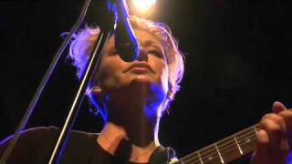 Shelby Lynne  sings Willie "Nightlife".m4v
