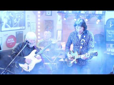 LIVE AT THE PUB :: Frank Diez, Siggi Schwarz & Band :: Junior's Wailing